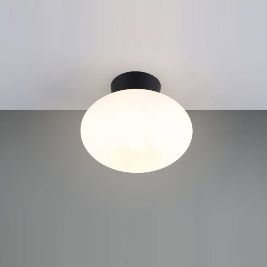 Plafoniera moderna in vetro opale bianco con montatura nera