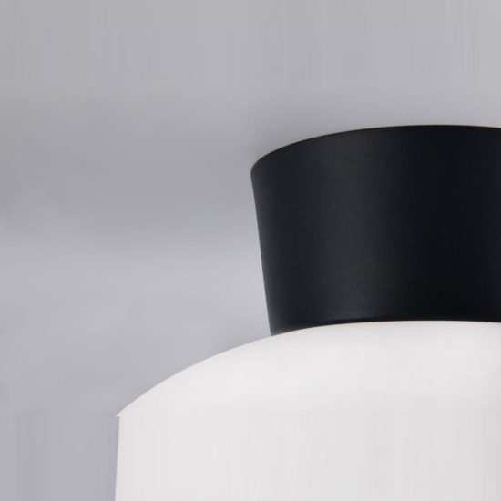 Plafoniera moderna in vetro opale bianco con montatura nera