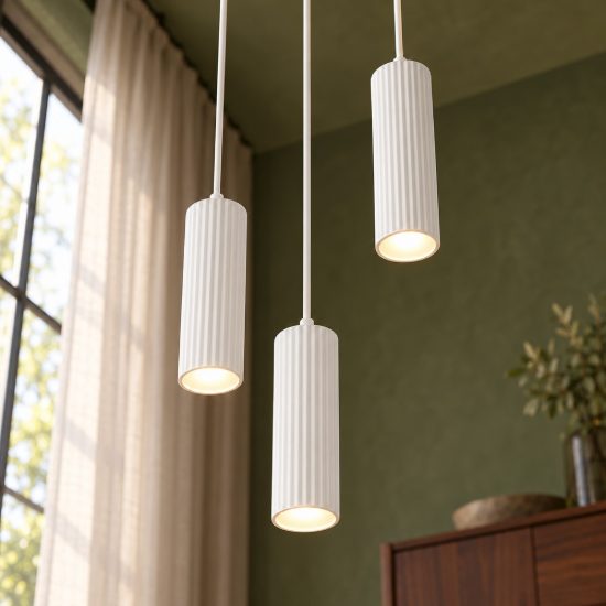 Lampadario a sospensione 3 luci per salotto rotondo bianco con diffusori cilindrici rigati