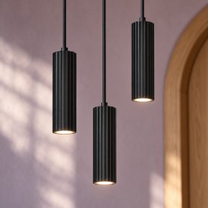 Lampadario a sospensione 3 luci per sala da pranzo rotondo nero con diffusori cilindrici rigati