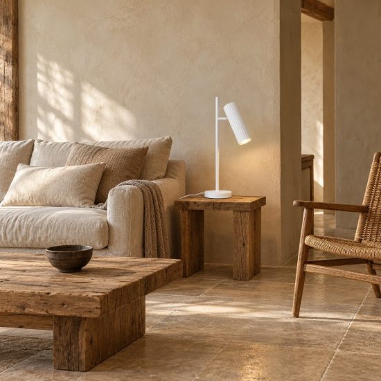 Lampada da tavolo per soggiorno moderna bianca con diffusore cilindrico rigato
