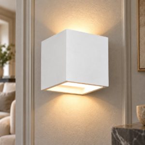 Applique per salotto bi-emissione moderna cubica in gesso bianca verniciabile