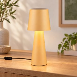 Lampada da tavolo per soggiorno moderna beige con paralume in metallo
