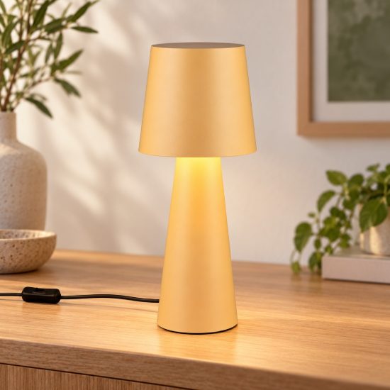 Lampada da tavolo per soggiorno moderna beige con paralume in metallo