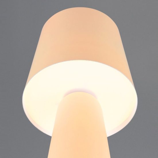 Lampada da tavolo per soggiorno moderna beige con paralume in metallo