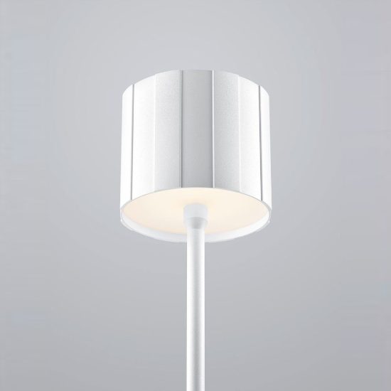 Piantana ricaricabile da esterno led 3w cct 2300k 4000k ip44 moderna bianca