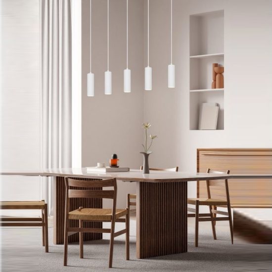 Lampadario 5 luci per salotto lineare bianco con diffusori cilindrici rigati