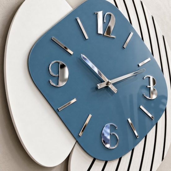 Orologio da parete moderno resina blu legno chiaro per cucina dettagli argento lucido