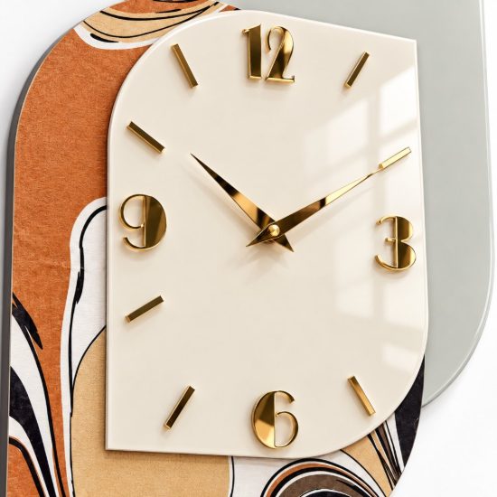Orologio verticale da parete moderno carta da parati e legno chiaro
