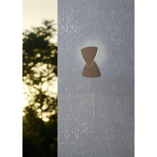 Eglo pedersano applique da esterno led 8w cct 2700k 6500k 14cm ip44 moderna triangolare marrone ruggine
