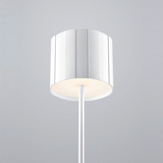 Lampada da tavolo ricaricabile da esterno led 3w cct 2300k 4000k ip44 moderna bianca