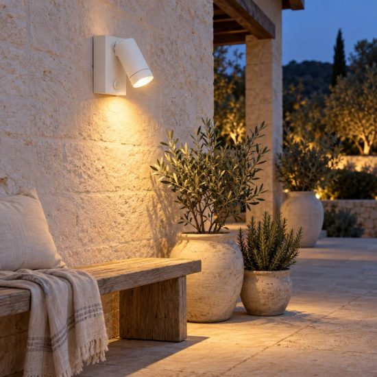 Applique da esterno moderna bianco ip54 con sensore di movimento