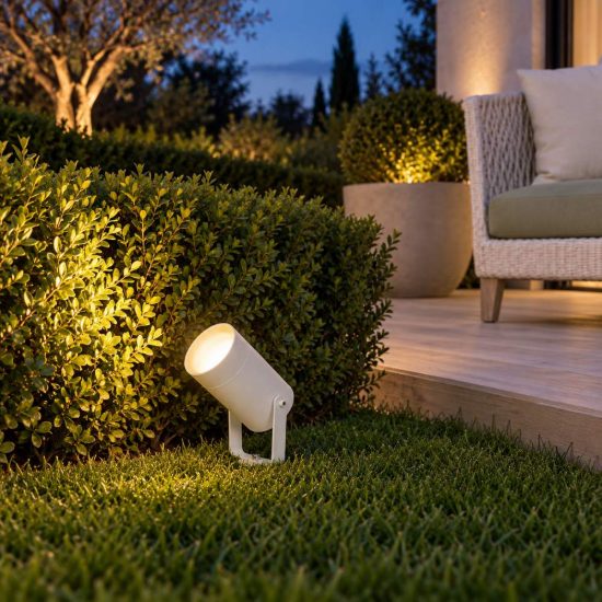 Faretto da giardino con picchetto moderno bianco ip65