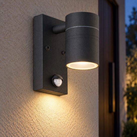 Applique da esterno nero led 5w 2700k ip44 con sensore di movimento crepuscolare