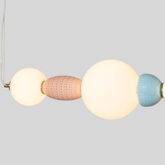 Lampadario a sospensione lineare con sfere led 28w 3000k per sala da pranzo multicolore e oro