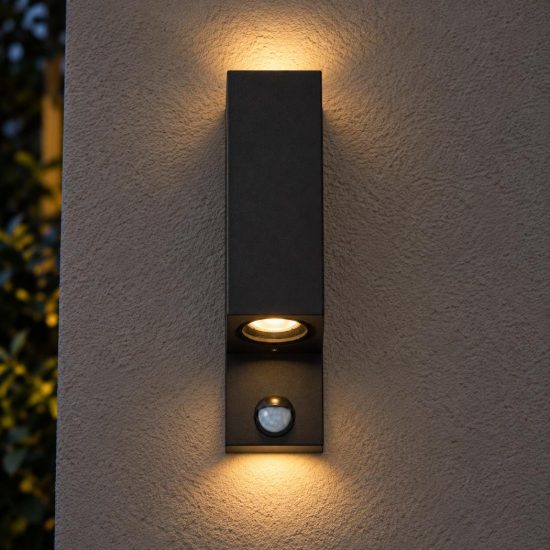 Applique da esterno biemissione rettangolare nero ip65 con sensore di movimento crepuscolare