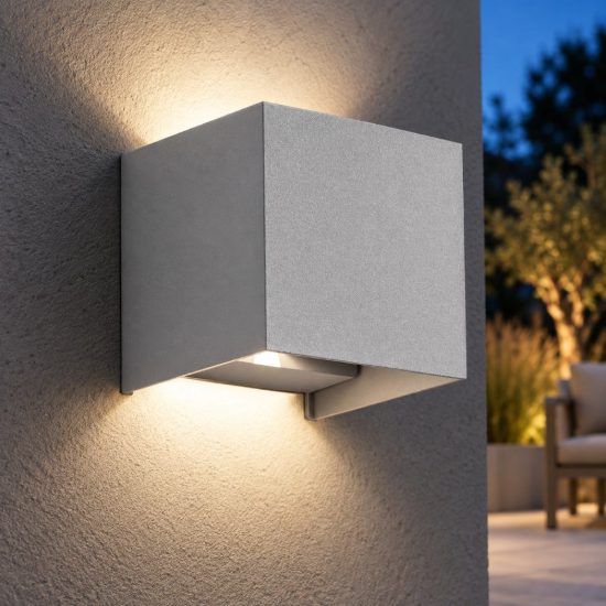 Gea luce ges860c applique da esterno quadrata biemissione grigio alluminio led 2x5w 4000k ip54