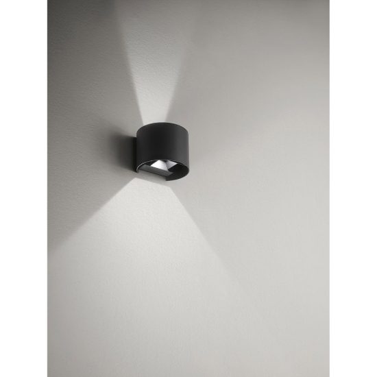 Gea luce ges871n applique da esterno curva biemissione nera led 2x5w 4000k ip54
