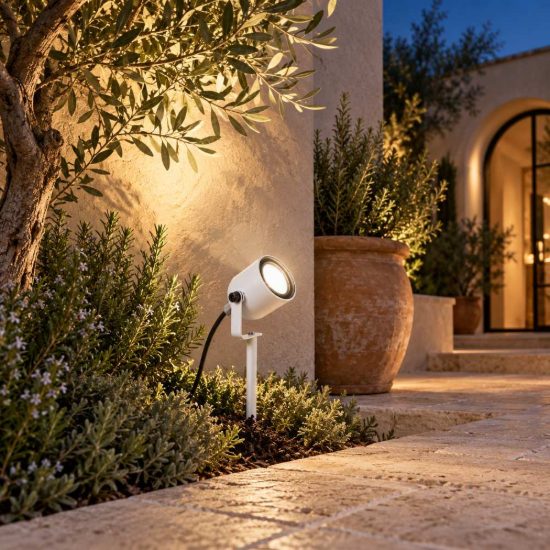 Gea luce ges2280 proiettore piccolo da esterno con picchetto a cilindro bianco ip65