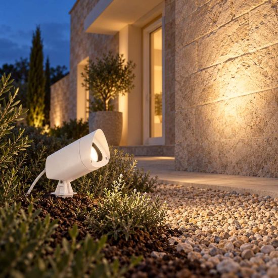Gea luce ges740 proiettore da esterno con picchetto a cilindro con visiera bianco ip65