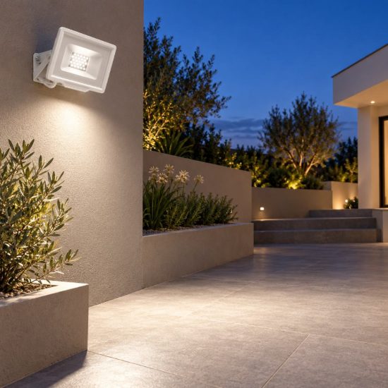 Gea luce ratri proiettore da esterno rettangolare bianco led 20w 3000k ip65