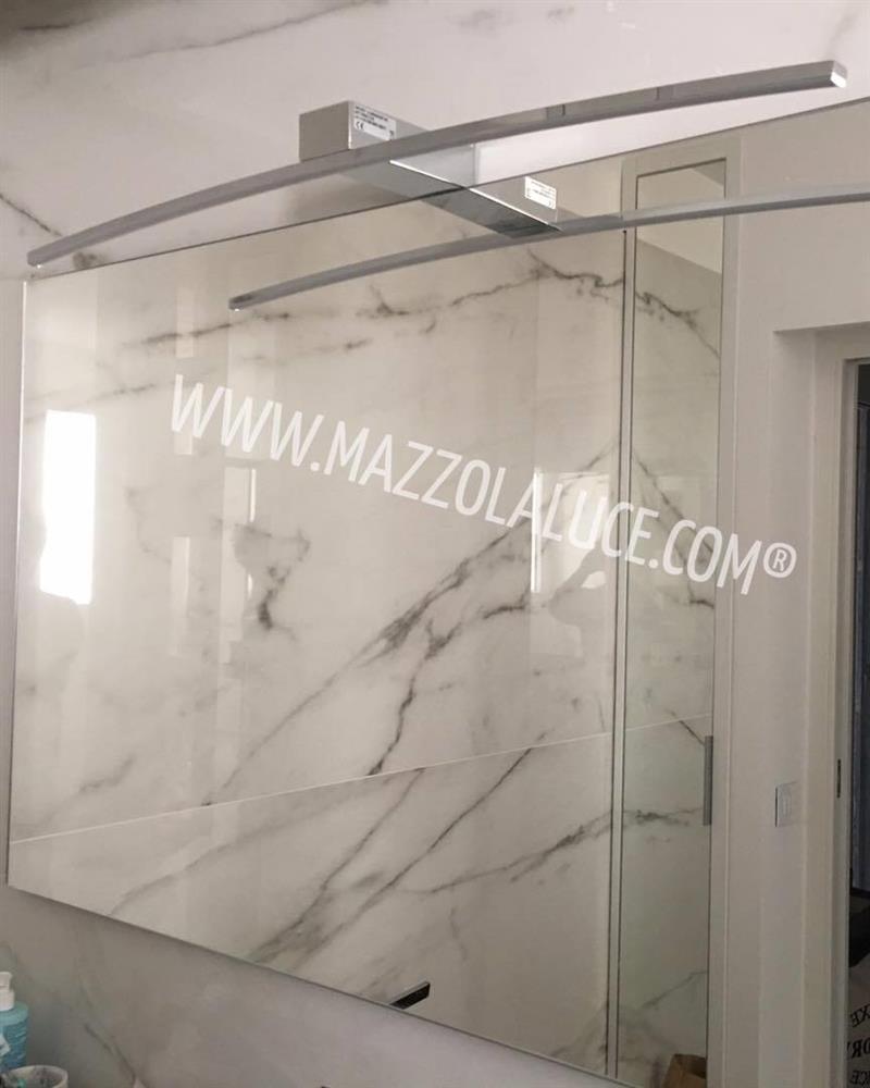 applique sopra specchio bagno moderno