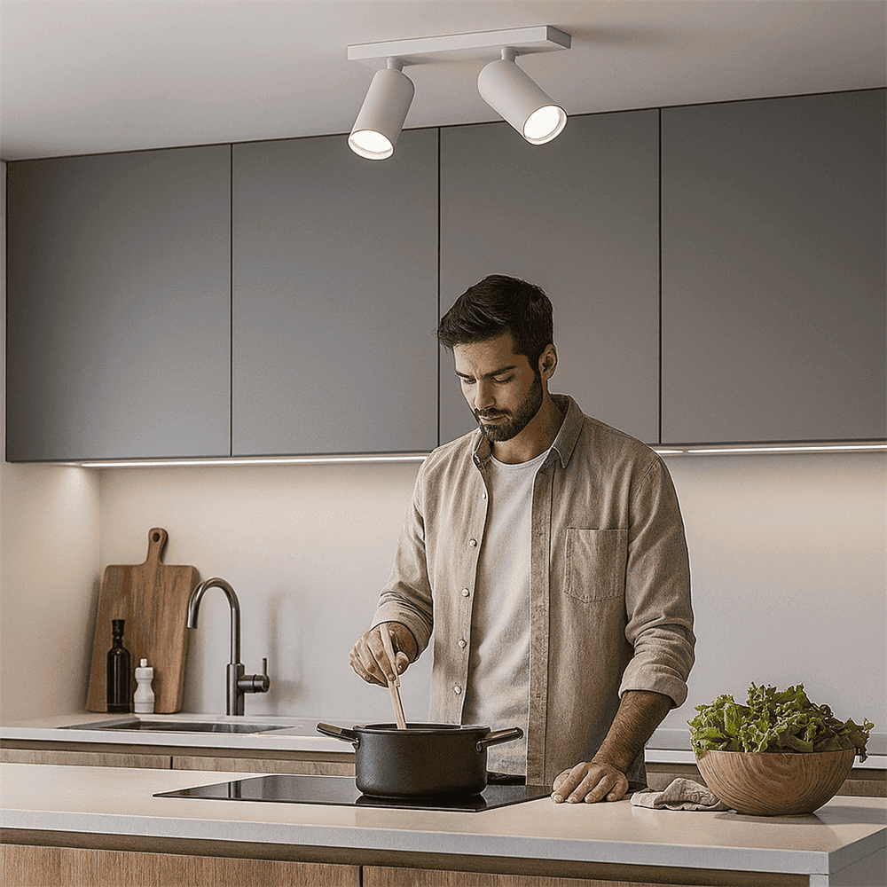Plafoniera Fosus di Maytoni con faretti orientabili