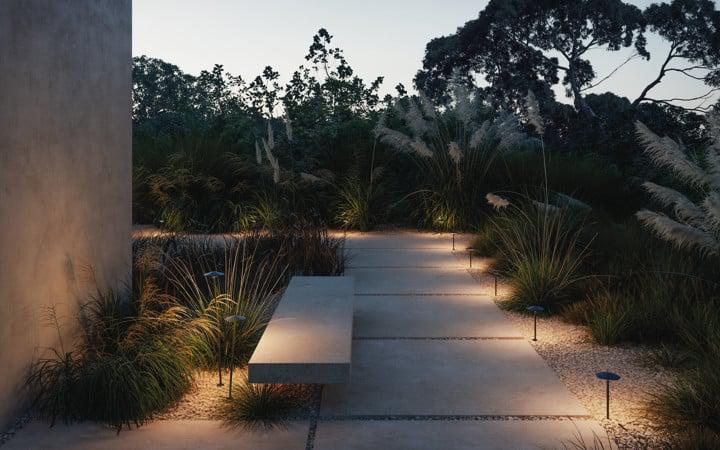 Sistema di illuminazione esterna Lodes con faretti da giardino e segnapasso