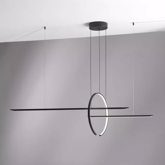 Lampadario moderno In&Out Mantra installato in salotto
