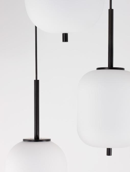 Dettaglio dei diffusori in vetro del lampadario Lato di Nova Luce